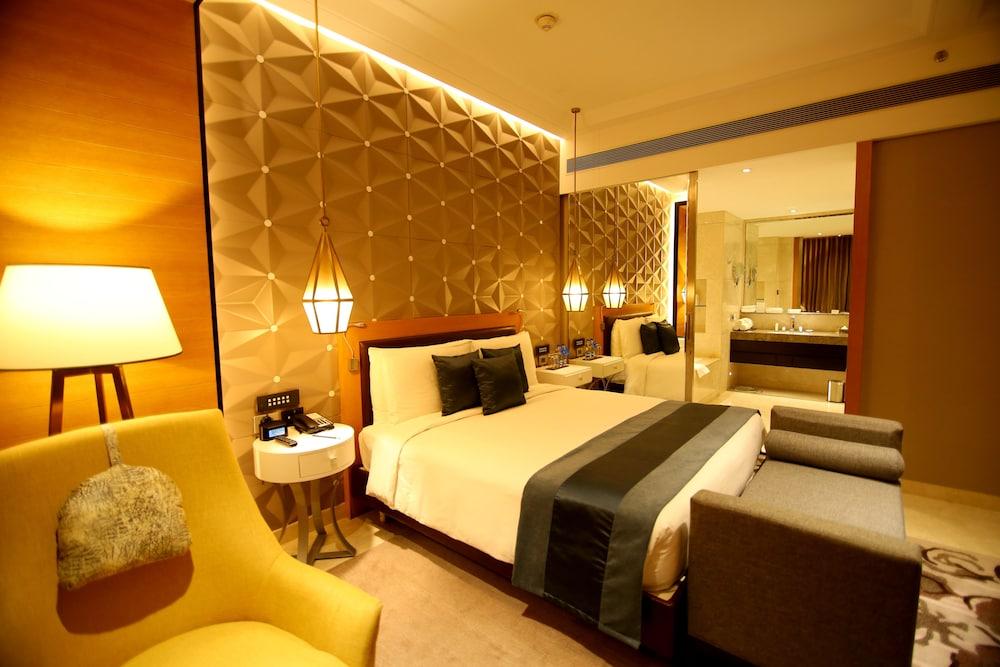 Radisson Blu Κοϊμπατόρε Εξωτερικό φωτογραφία A suite at the hotel