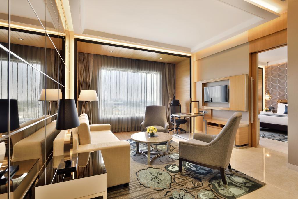 Radisson Blu Κοϊμπατόρε Εξωτερικό φωτογραφία Suite at the hotel