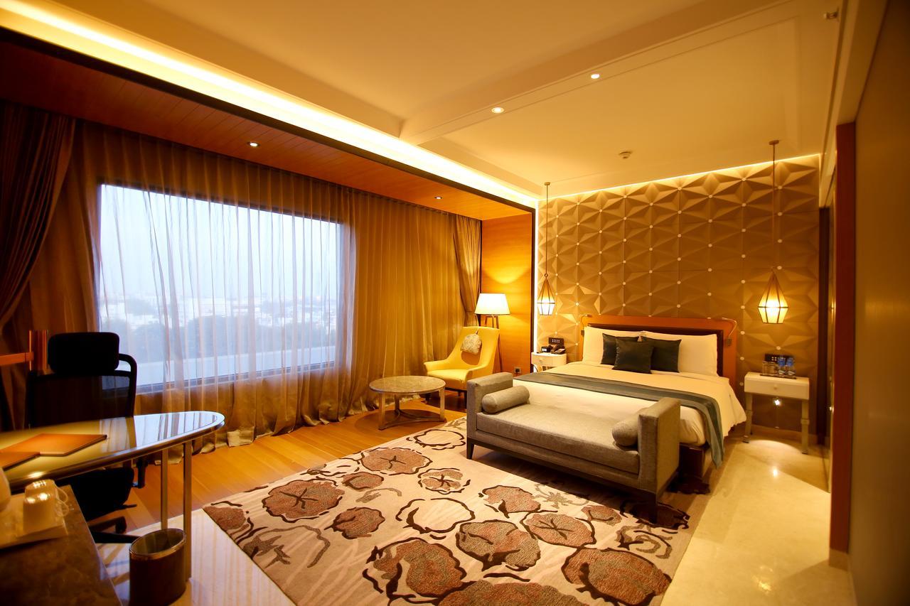 Radisson Blu Κοϊμπατόρε Εξωτερικό φωτογραφία A suite at the hotel